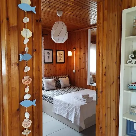 Deminik Summer House