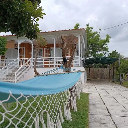 Holiday home Deminik Summer House Nea Kallikrateia