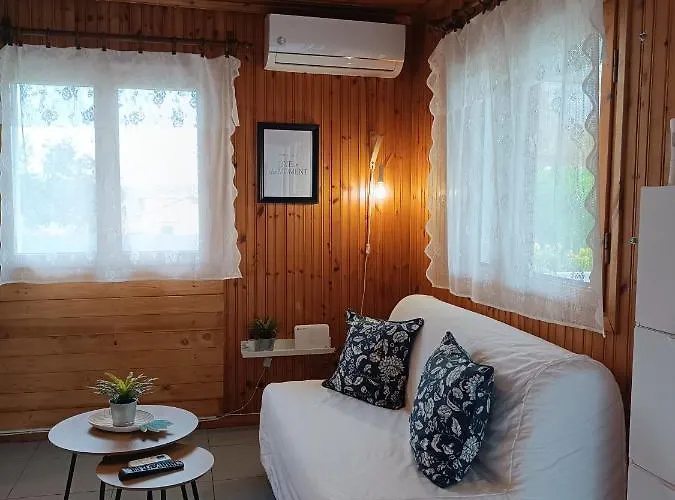 Deminik Summer House