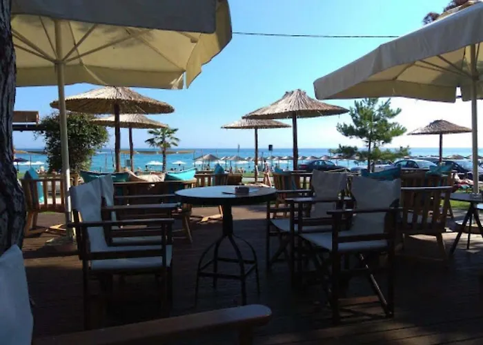 Deminik Summer House