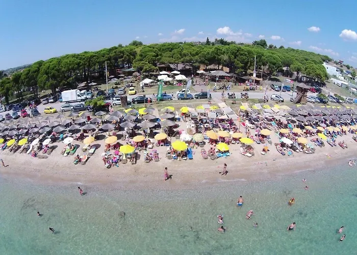 Deminik Summer House *