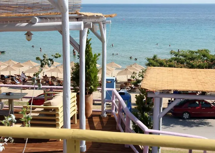 펜션 Deminik Summer House Nea Kallikrateia